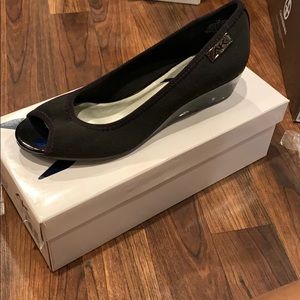 NWT Peep-toe wedges, black size 7